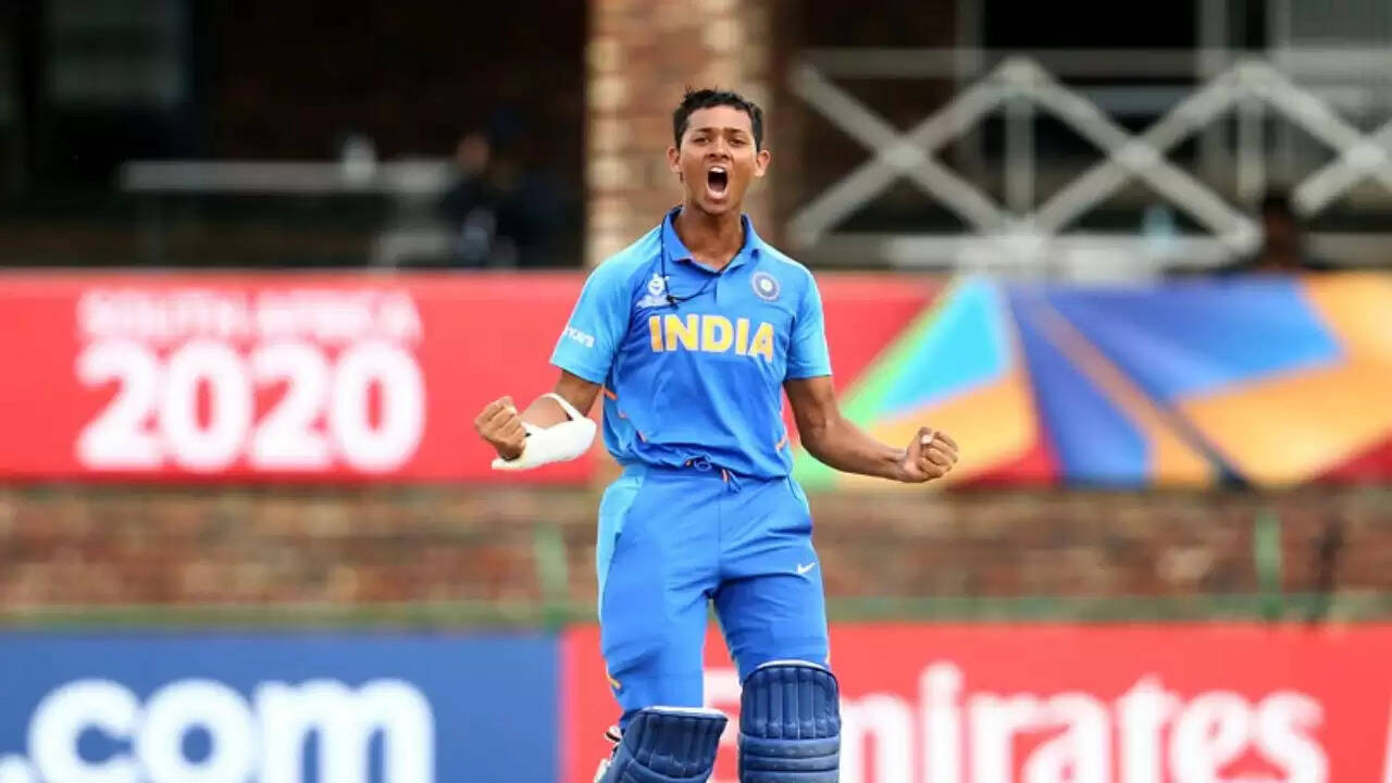 यशस्वी जायसवाल का शानदार शतक: क्या बनेंगे भारतीय क्रिकेट के भविष्य के सितारे?