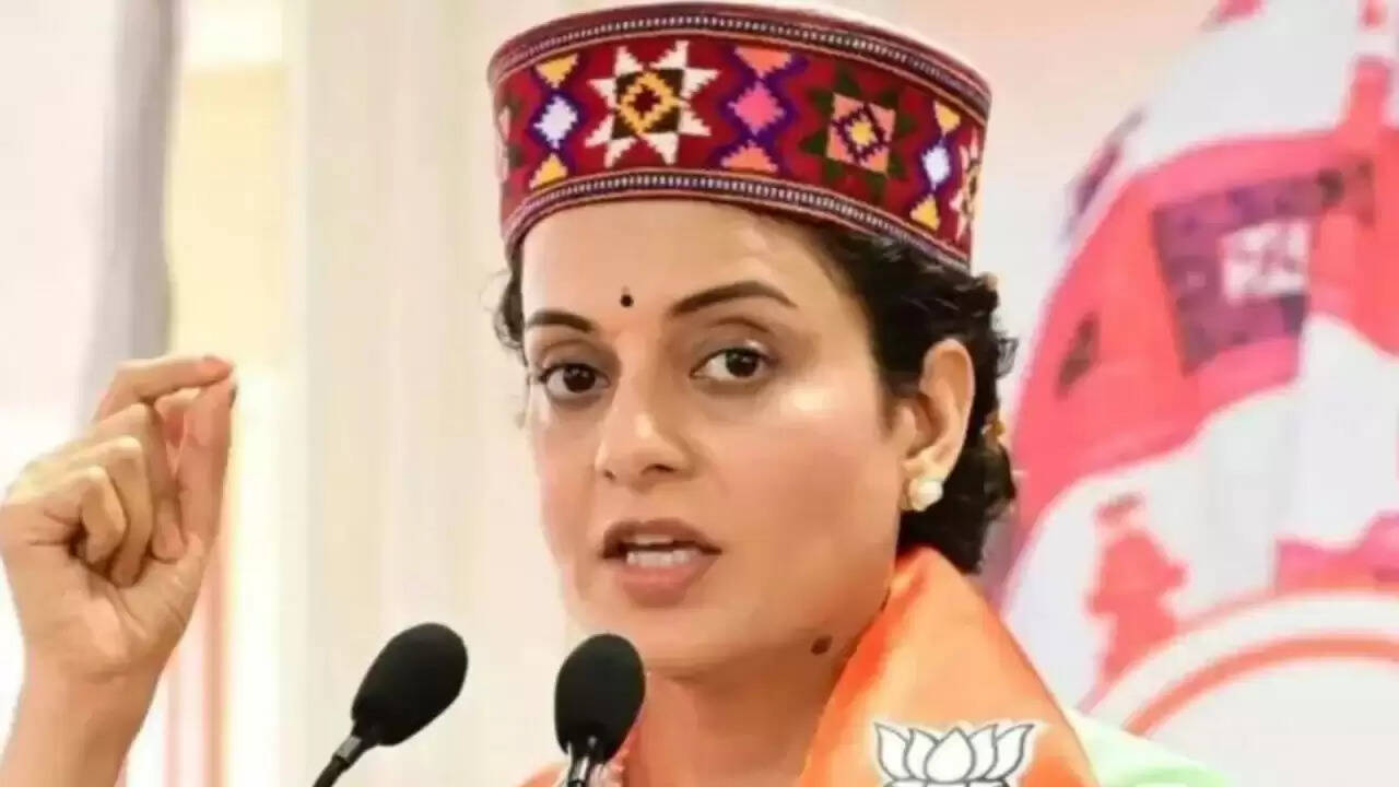 कंगना रनौत ने वाराणसी में कूड़ा फेंकने के आरोपों का किया खंडन