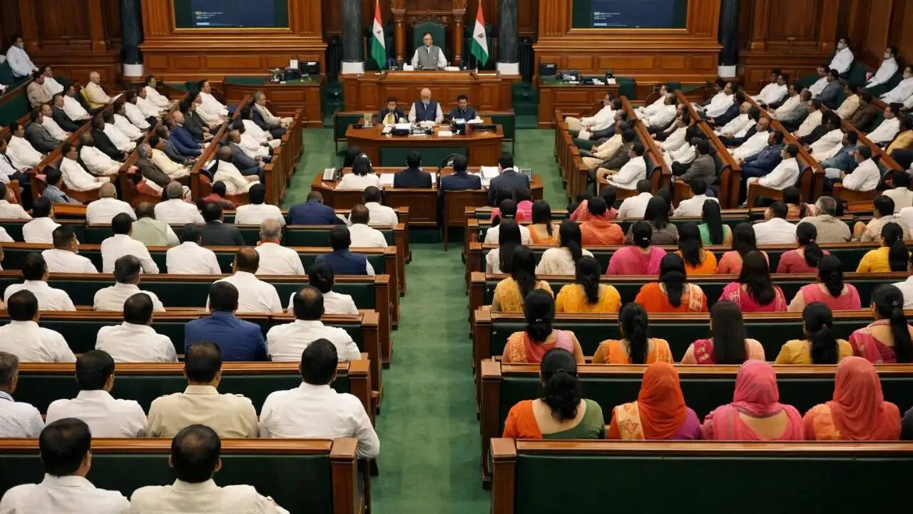 केंद्र सरकार ने पेश किए तीन महत्वपूर्ण बिल, नई जनगणना पर आधारित सीटों का पुनर्विभाजन