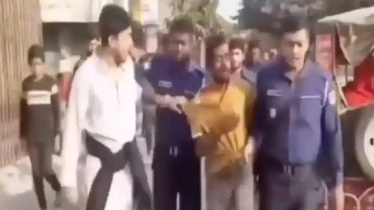 बांग्लादेश में हिंदू रिक्शा चालक पर हमला: धार्मिक अल्पसंख्यकों की सुरक्षा पर चिंता