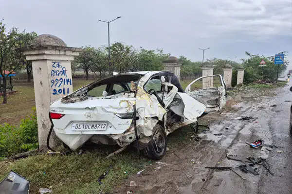 सोनीपत में कार दुर्घटना: दो की मौत, तीन घायल