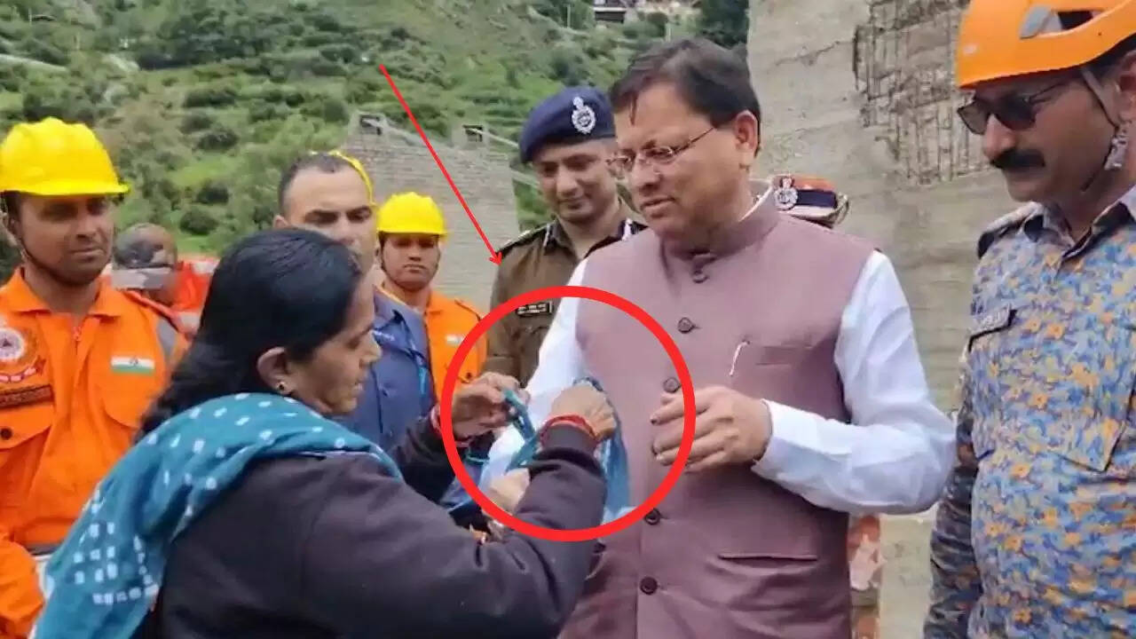 उत्तरकाशी में मुख्यमंत्री धामी के साथ भावुक पल: महिला ने बांधी राखी