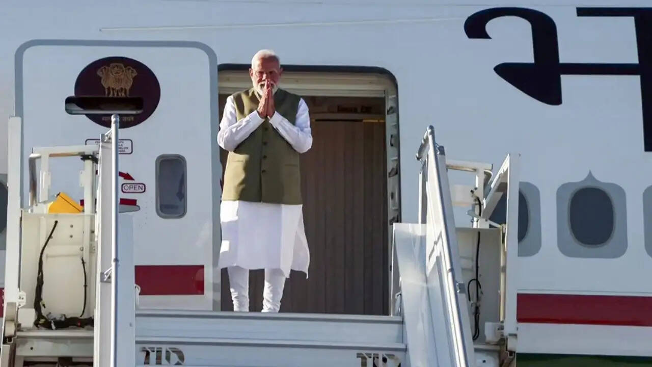 प्रधानमंत्री मोदी का फ्रांस और स्लोवाकिया दौरा: नई संभावनाओं की तलाश