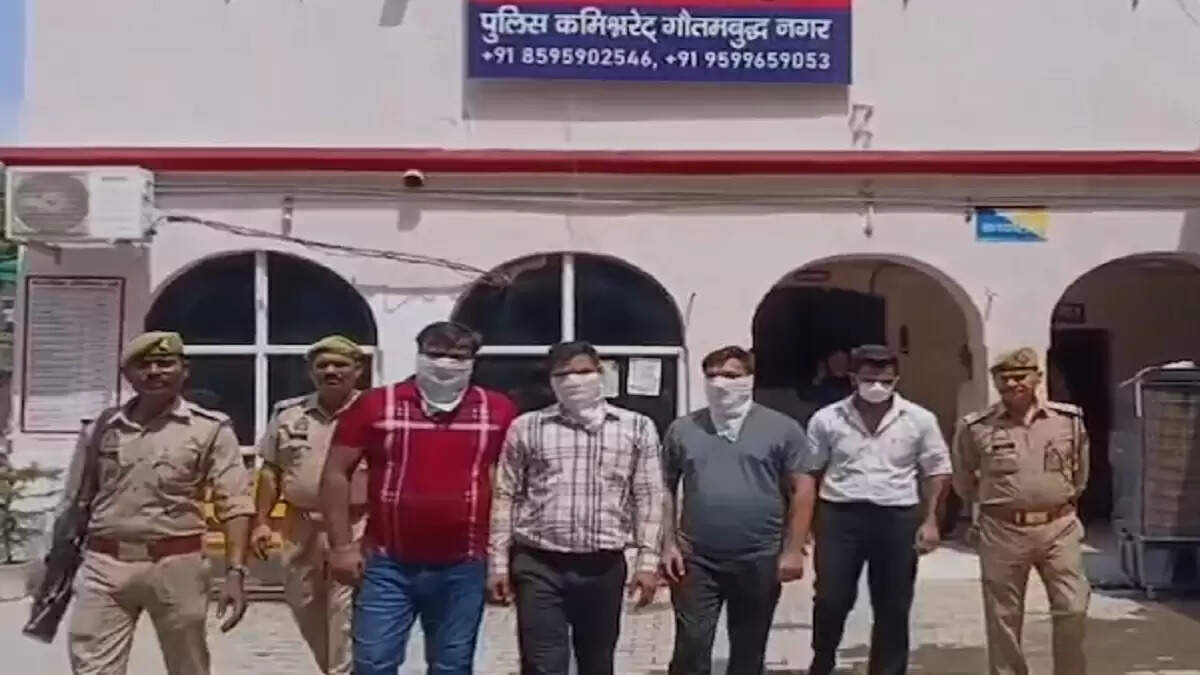 ग्रेटर नोएडा वेस्ट में सोसायटी के निवासियों पर गुंडागर्दी का हमला