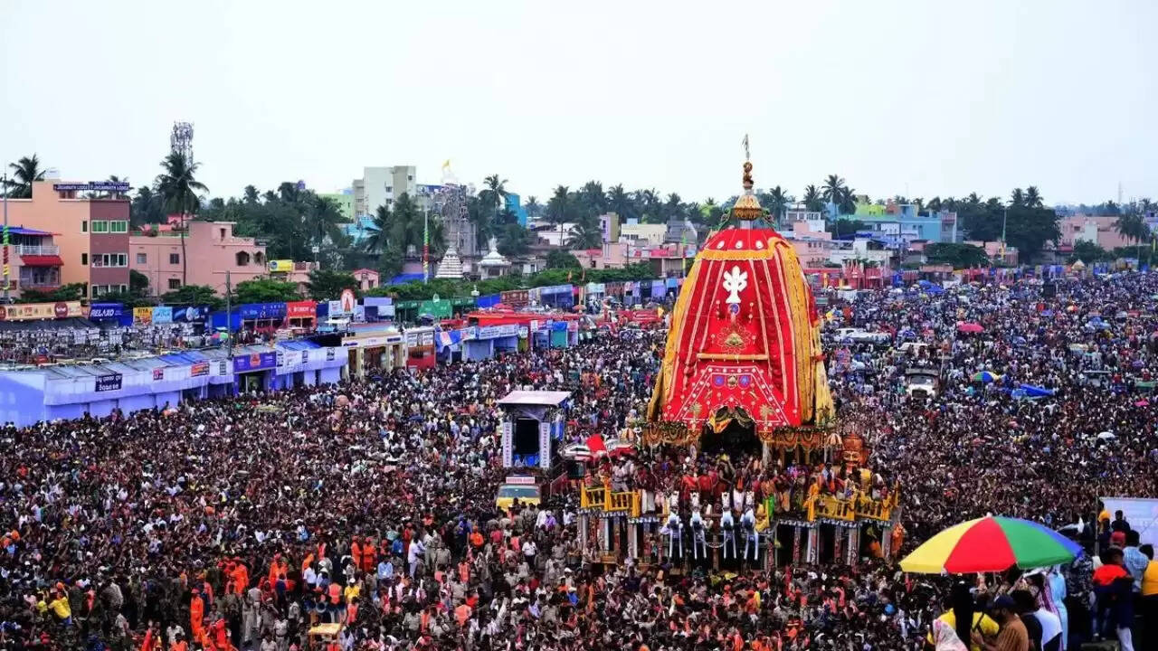 पुरी रथ यात्रा के दौरान भगदड़ में तीन की मौत, 50 से अधिक घायल