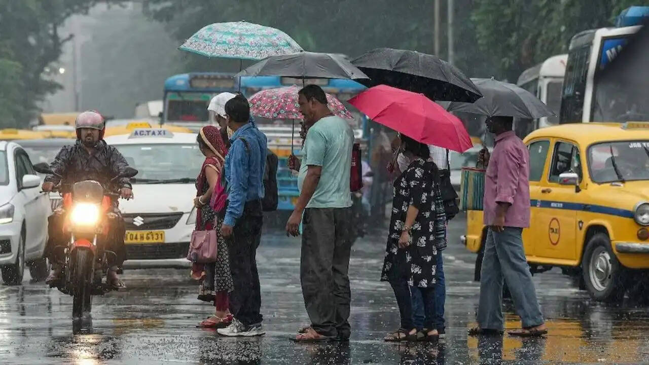 उत्तर भारत में मानसून का कहर: 15 राज्यों में भारी बारिश की चेतावनी