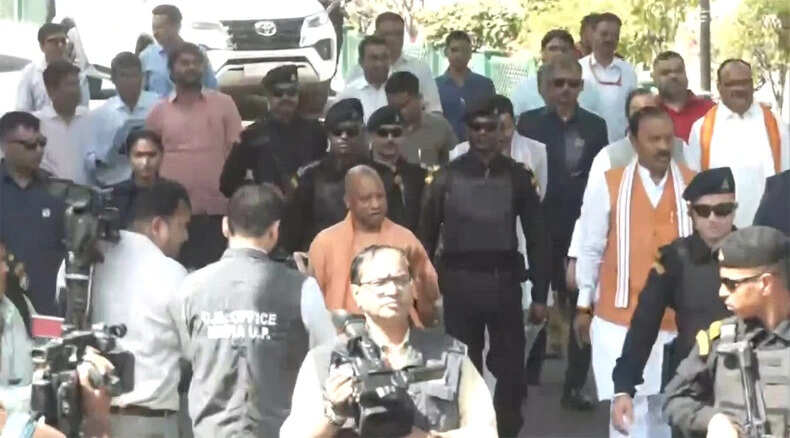 भाजपा ने लखनऊ में नारी शक्ति वंदन अधिनियम के समर्थन में महिला पद यात्रा निकाली