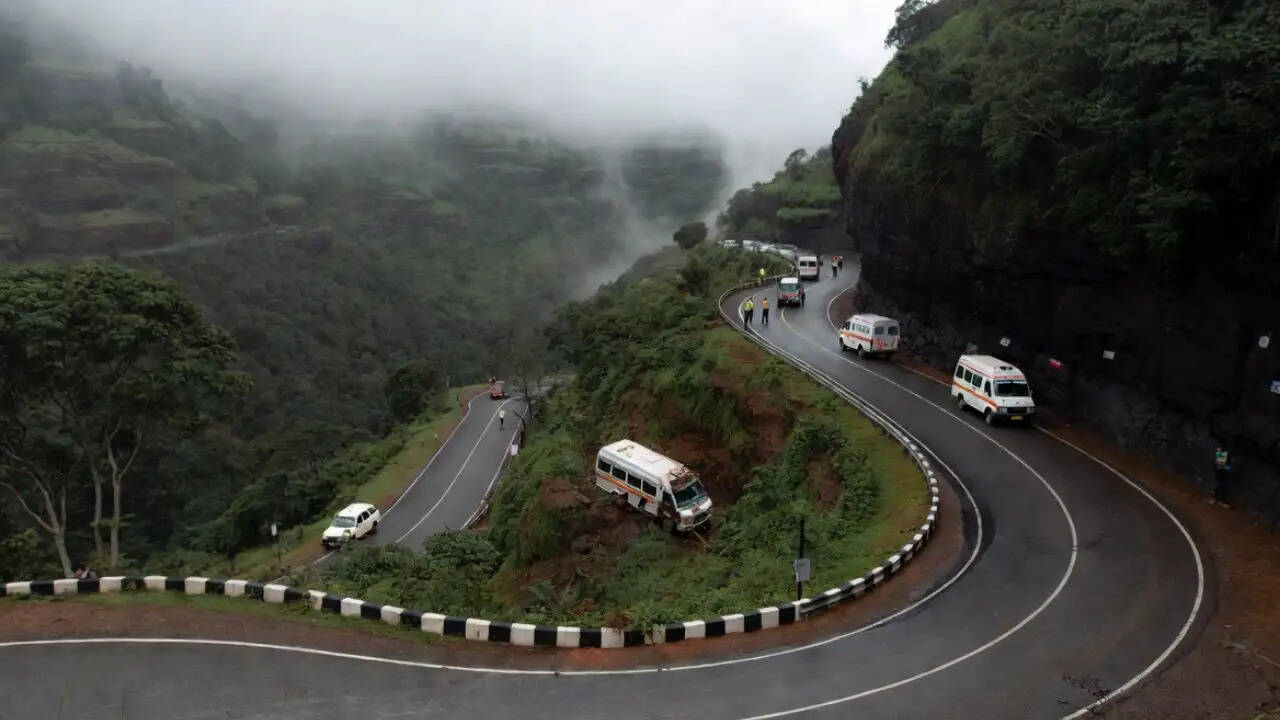 कोयंबटूर में टूरिस्ट वैन दुर्घटना: 9 की मौत, पीएम मोदी ने जताया शोक