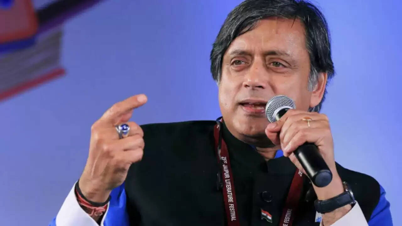 शशि थरूर ने कोलंबिया सरकार के बयान पर जताई निराशा