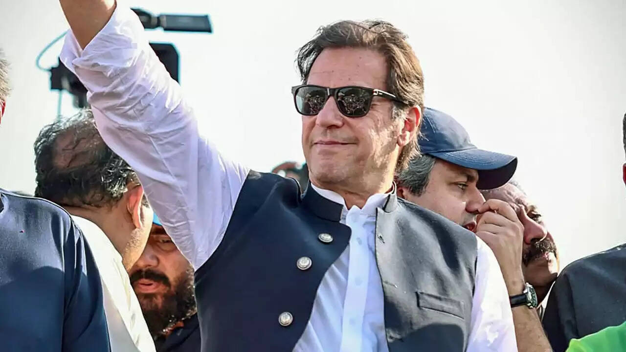 पाकिस्तान में इमरान खान की रिहाई के लिए PTI का बड़ा आंदोलन: क्या होगा आगे?