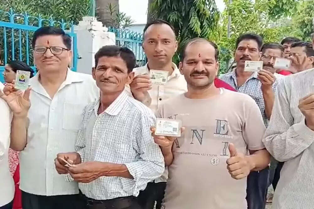 उत्तराखंड पंचायत चुनाव: मतदाता उत्साह के साथ मतदान में भाग ले रहे हैं