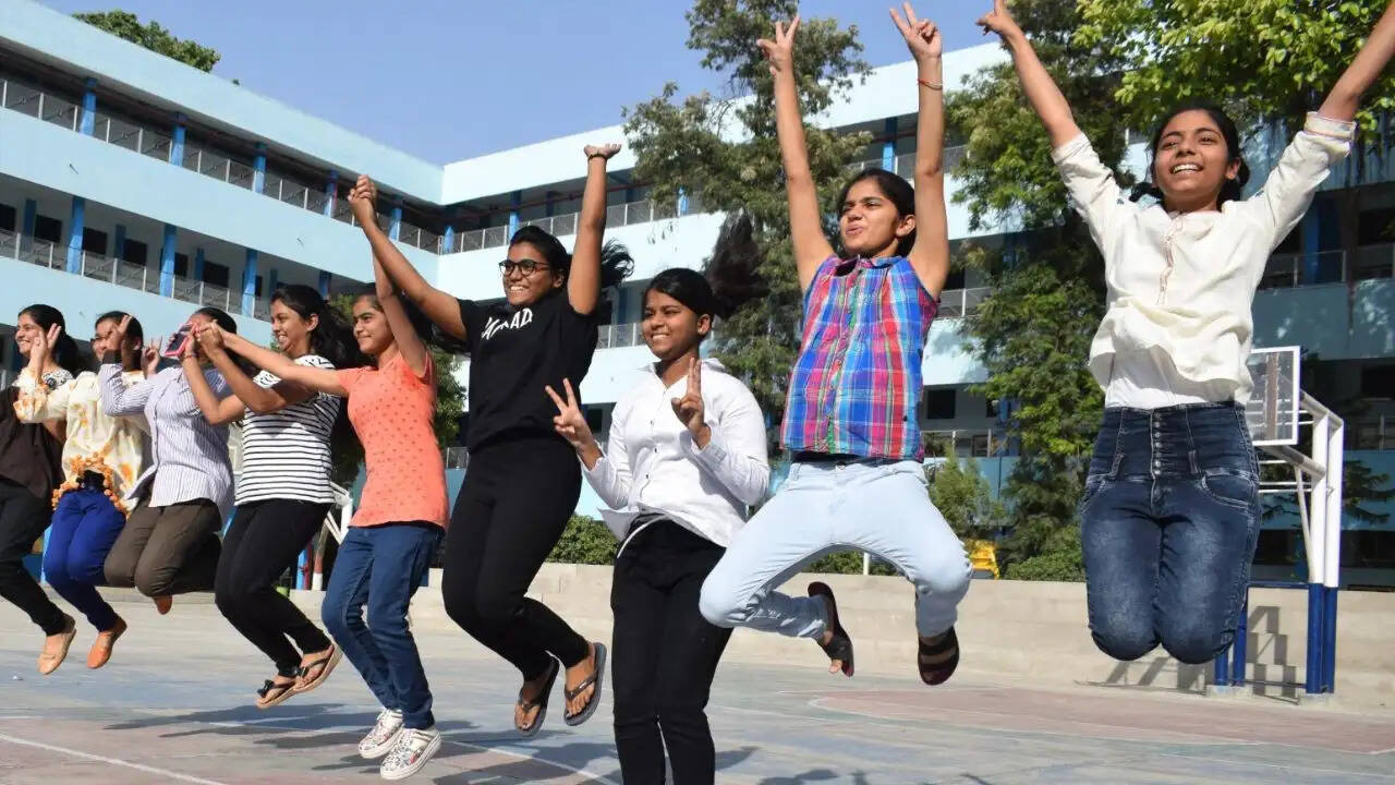उत्तराखंड बोर्ड परीक्षा 2026 के परिणाम घोषित, छात्रों में खुशी का माहौल