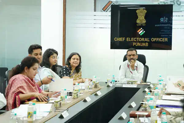 पंजाब में एस.आई.आर. के लिए घर-घर गणना की तैयारी पूरी