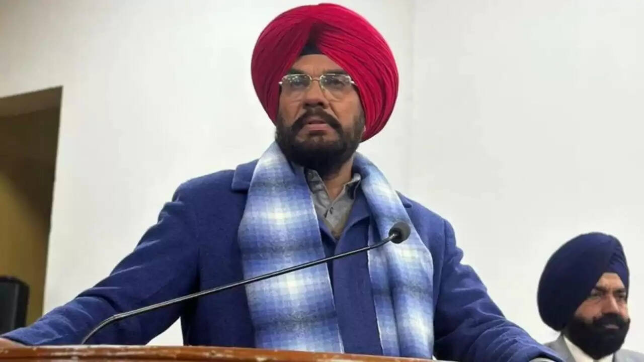 AAP ने मनरेगा में बदलाव पर केंद्र सरकार को घेरा