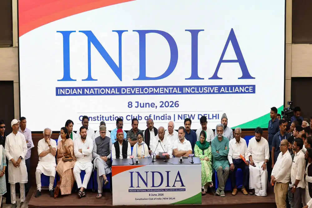 विपक्ष के लिए चुनावी चुनौतियाँ: नामांकन रद्द होने की नई परिघटना