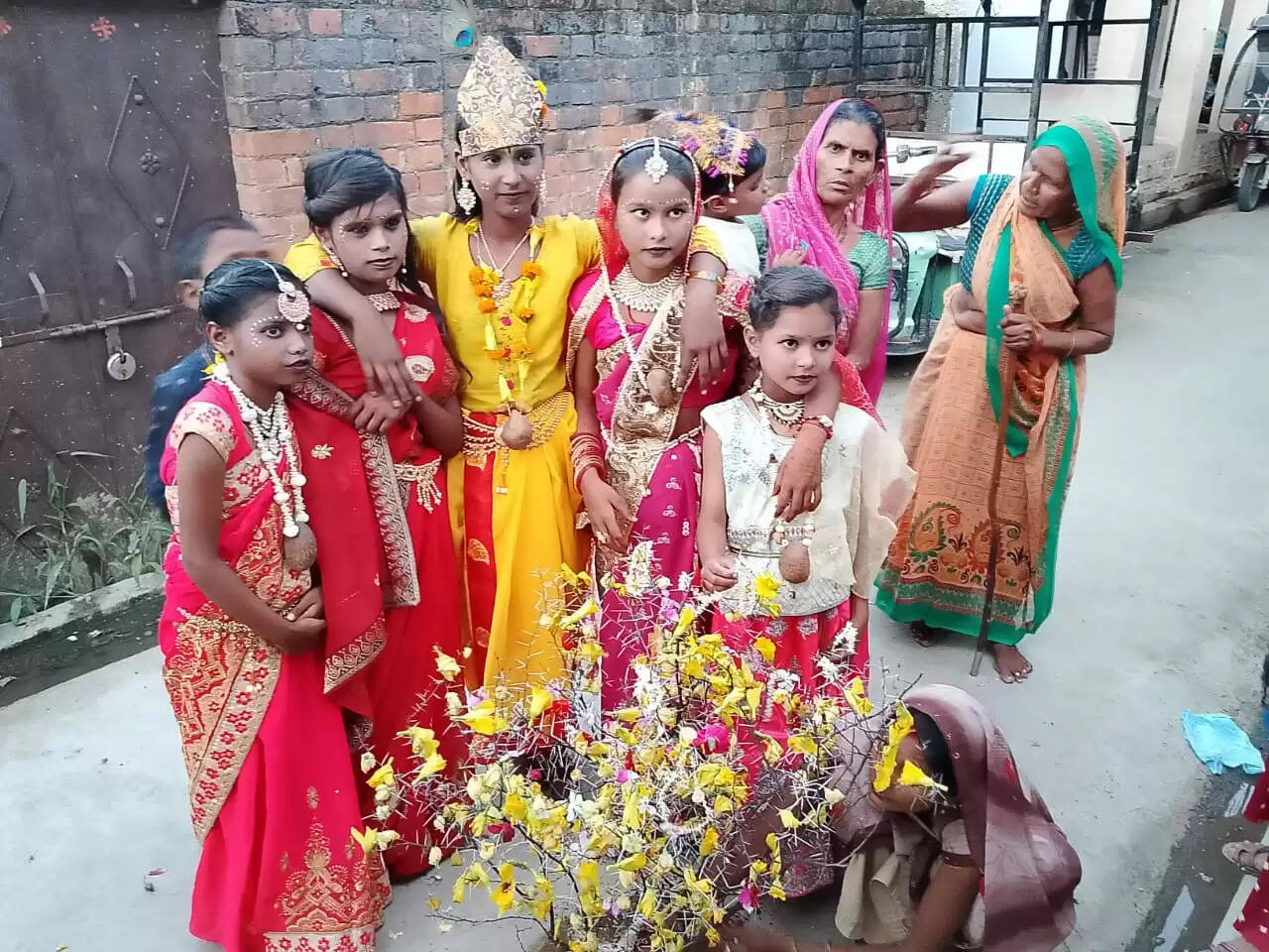 पूर्वजों की स्मृति एवं प्रकृति के प्रति आस्था का लोक पर्व बुन्देलखण्ड का महाबुलिया