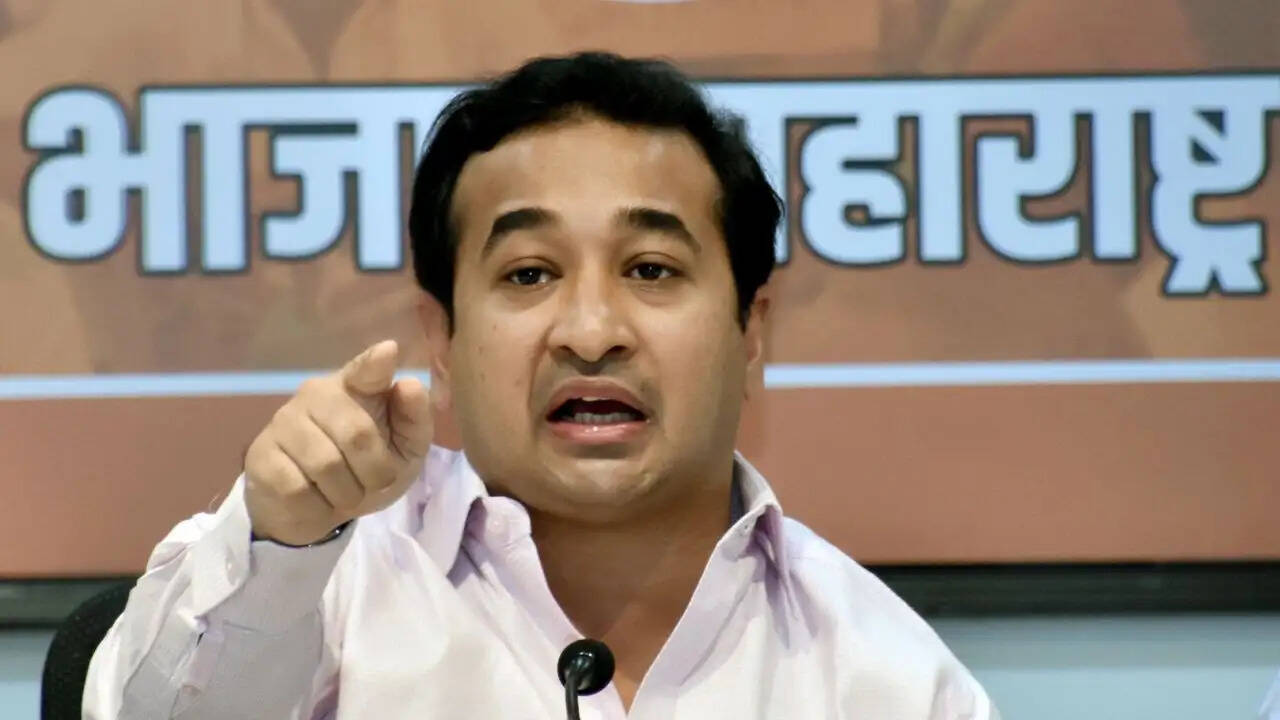 महाराष्ट्र में नितेश राणे का विवादास्पद बयान: मदरसों को बंद करने की मांग