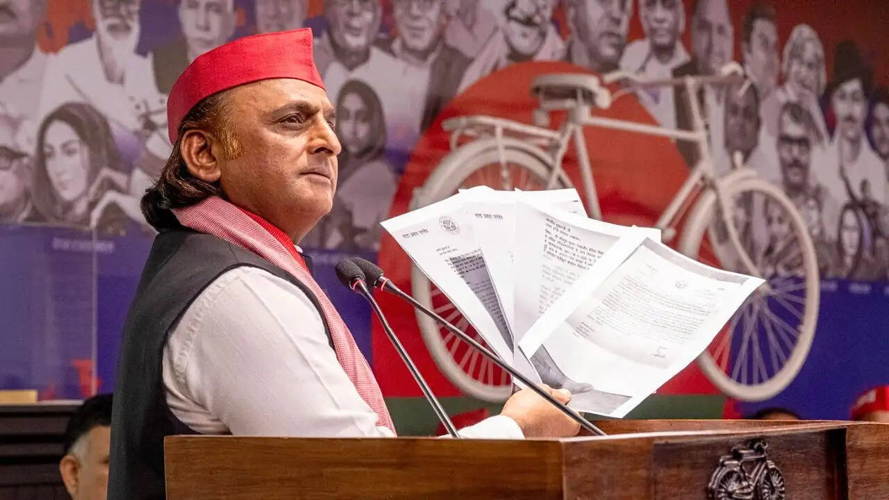 उत्तर प्रदेश में कैबिनेट विस्तार: नए मंत्रियों की नियुक्ति और अखिलेश यादव की टिप्पणी