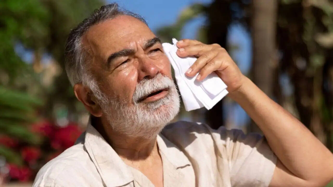 गर्मी में हीट स्ट्रोक से बचने के उपाय: जानें विशेषज्ञों की सलाह