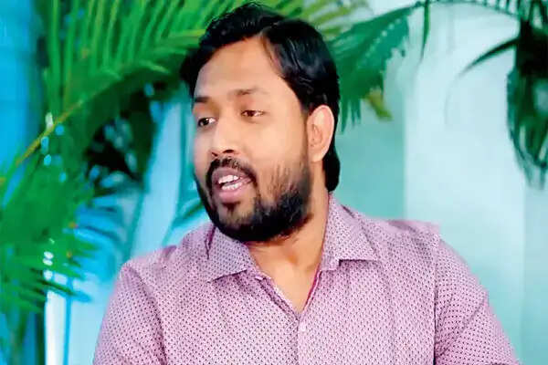 खान सर ने पटना हाईकोर्ट में FIR रद्द करने की याचिका दायर की