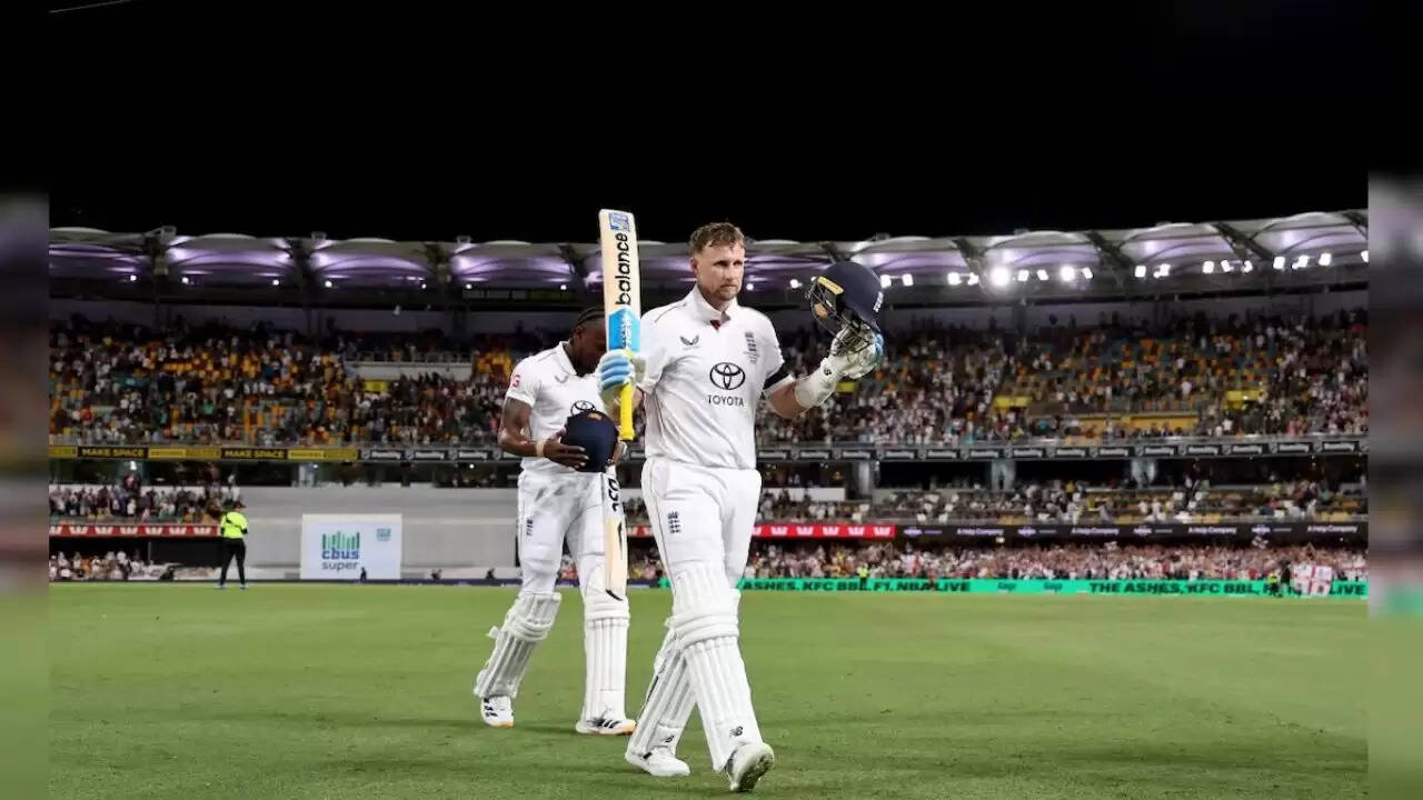 AUS vs ENG: दूसरे दिन टेस्ट में ऑस्ट्रेलिया ने वनडे जैसी बल्लेबाजी से बनाई बढ़त