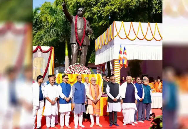 डॉ. भीमराव आंबेडकर की 135वीं जयंती पर नेताओं ने दी श्रद्धांजलि