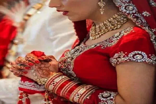 नई नवेली दुल्हन ने प्रेमी के साथ मिलकर पति की हत्या की साजिश