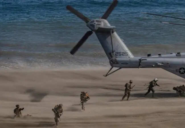 पश्चिम एशिया में युद्ध की तैयारी: अमेरिका की सैन्य तैनाती की संभावना