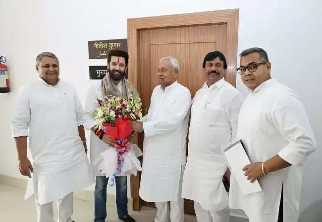 चिराग पासवान ने नीतीश कुमार को दी बधाई, एनडीए की जीत पर जताई खुशी