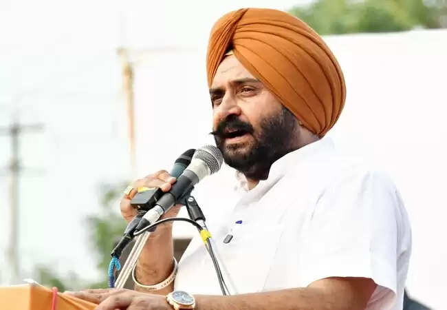 पंजाब के विधायक हरमीत सिंह पठानमाजरा को रेप के आरोप में गिरफ्तार किया गया