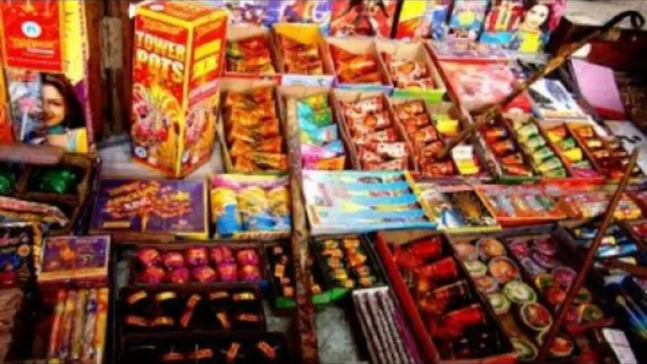 दिल्ली में ग्रीन पटाखों पर सुप्रीम कोर्ट के फैसले का इंतजार
