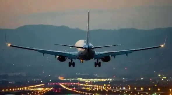 ईरान ने तेहरान से कमर्शियल उड़ानें फिर से शुरू कीं, संघर्ष के बीच महत्वपूर्ण कदम