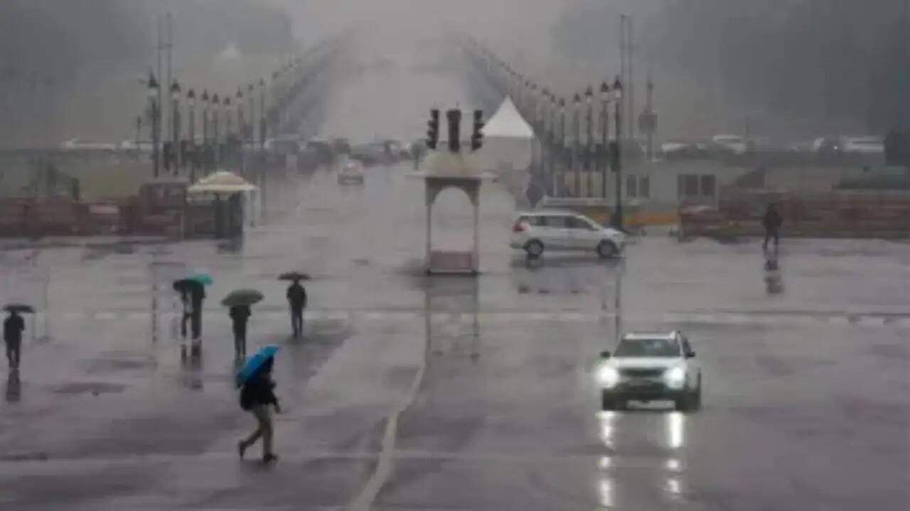 दिल्ली-एनसीआर में बारिश और ओलों का अलर्ट, किसानों के लिए सावधानी जरूरी