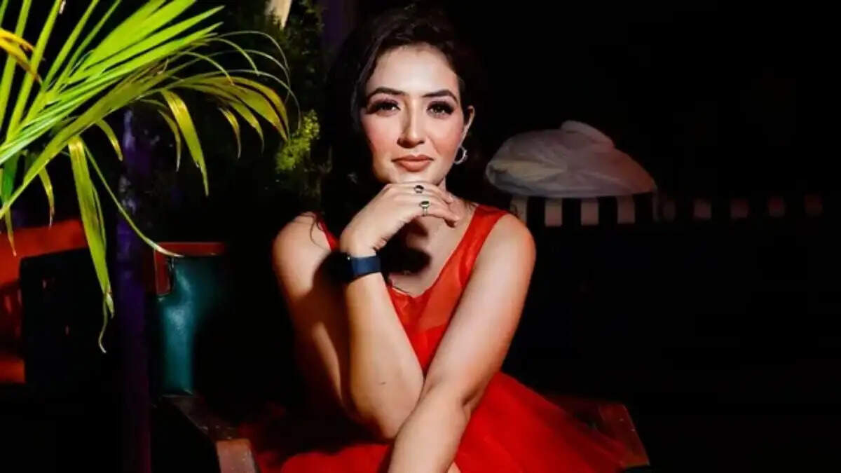 वड़ा पाव गर्ल चंद्रिका दीक्षित का नया वीडियो: सुलह के बाद ट्रोलिंग का सामना