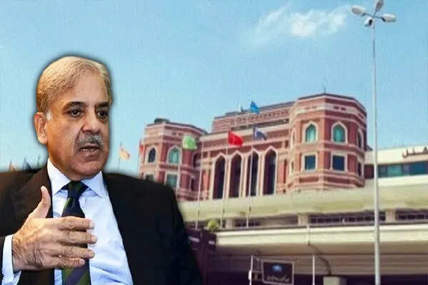 पाकिस्तान का लाहौर एयरपोर्ट: बर्ड हिट से सुरक्षा के लिए तीन घंटे बंद रहेगा