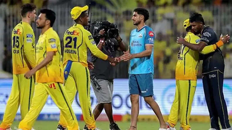 गुजरात टाइटंस ने चेन्नई सुपर किंग्स को 8 विकेट से हराया