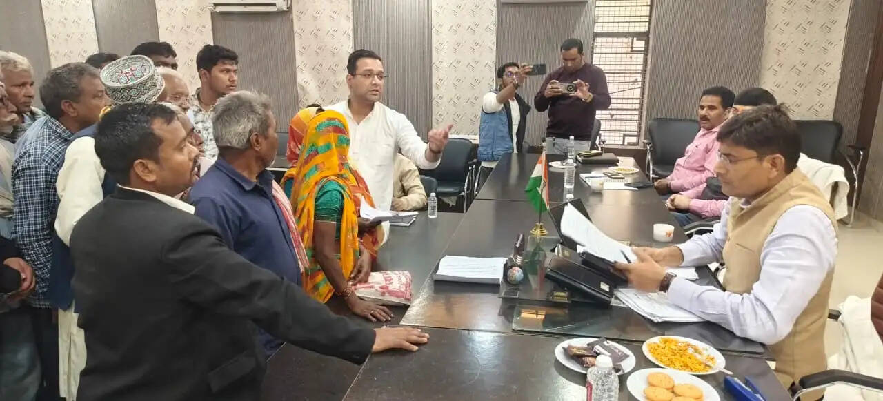 पूर्व विधायक अमनमणि त्रिपाठी ने तहसील दिवस पर भ्रष्टाचार के खिलाफ उठाई आवाज