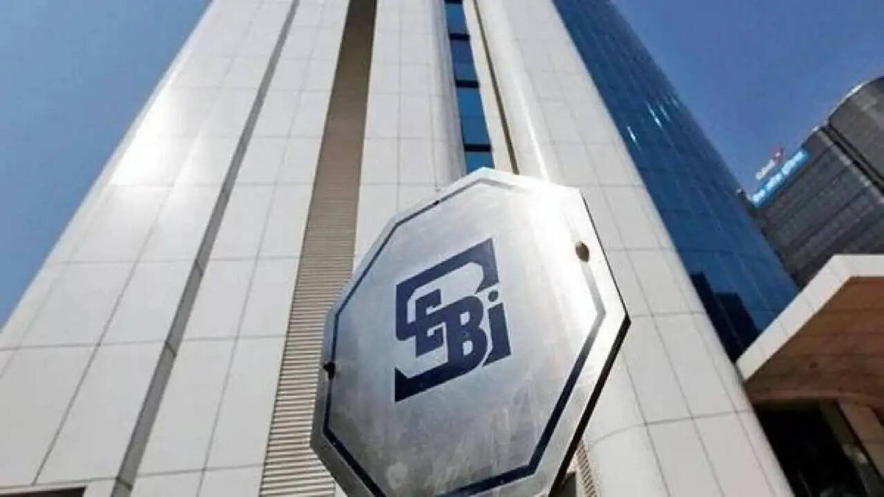 सेबी ने शेयर बाजार में हेरफेर के आरोप में दो संस्थाओं पर कार्रवाई की