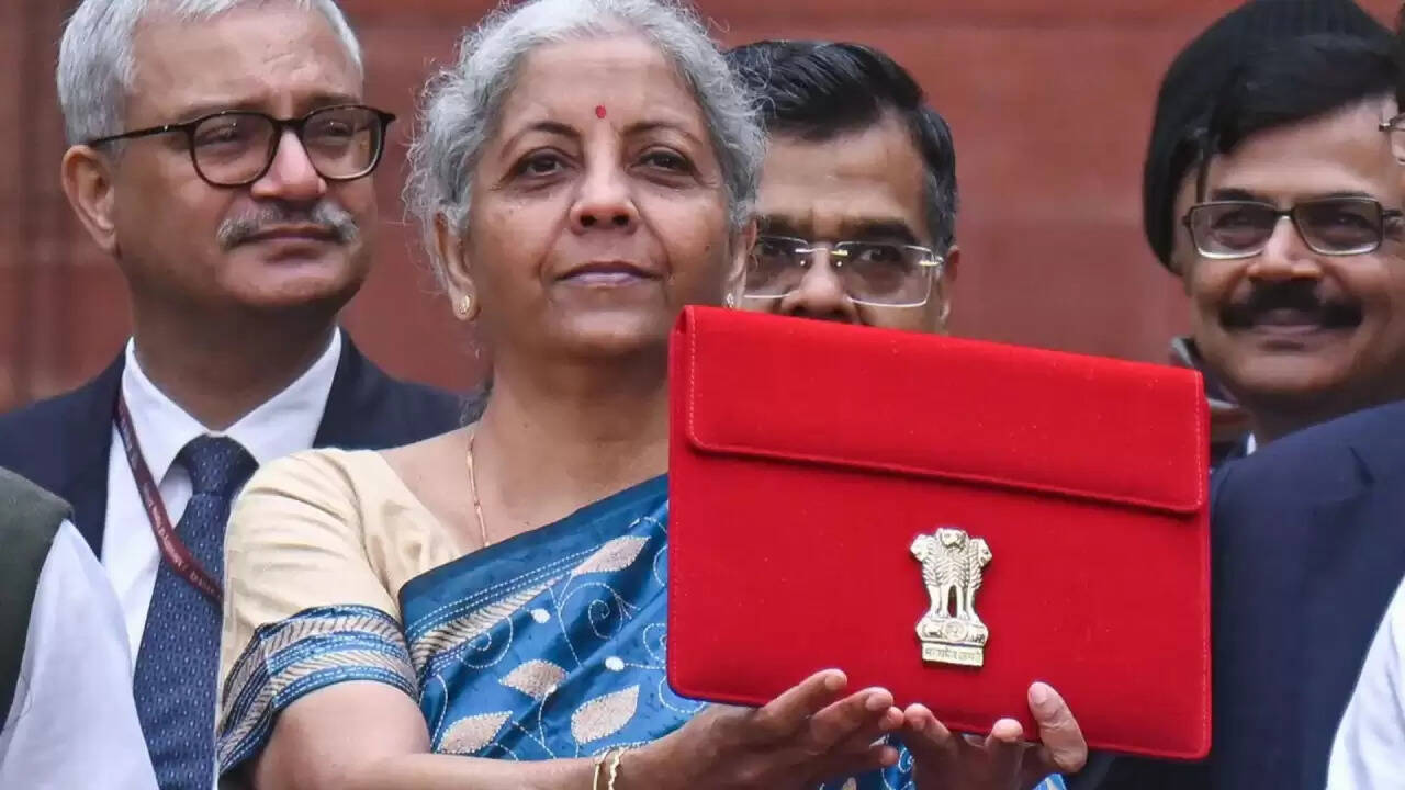 क्या 2026 का बजट रविवार को होगा पेश? जानें केंद्रीय वित्त मंत्री निर्मला सीतारमण की तैयारी
