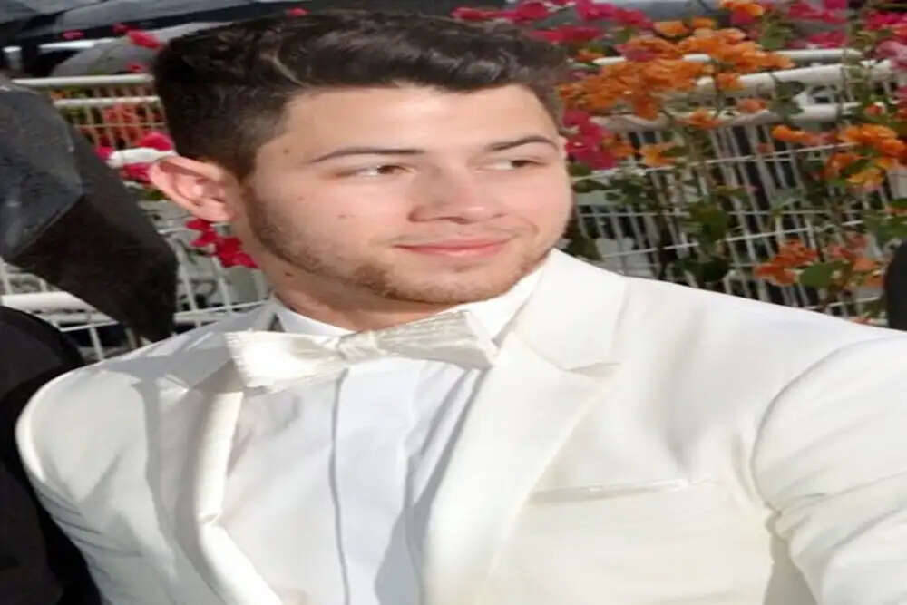 निक जोनस का बॉलीवुड प्रेम: प्रियंका चोपड़ा के साथ डांस वीडियो वायरल