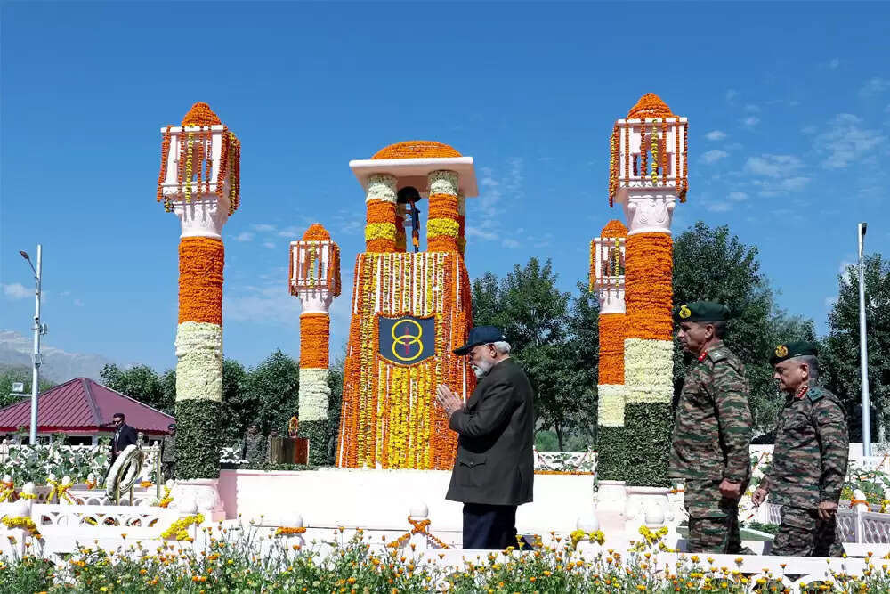 करगिल विजय दिवस पर श्रद्धांजलि: राष्ट्रपति और प्रधानमंत्री का संदेश