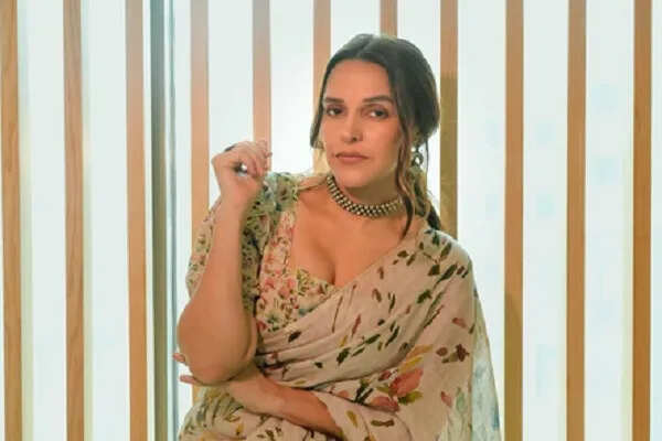नेहा धूपिया ने महिलाओं की उम्र और सुंदरता पर उठाए सवाल