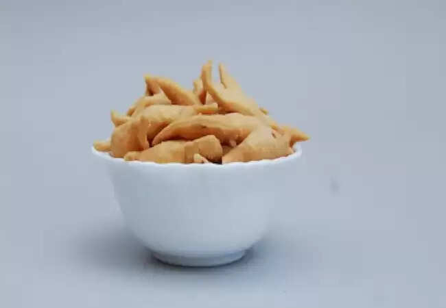 सर्दी की शाम के लिए आसान नमकपारा रेसिपी