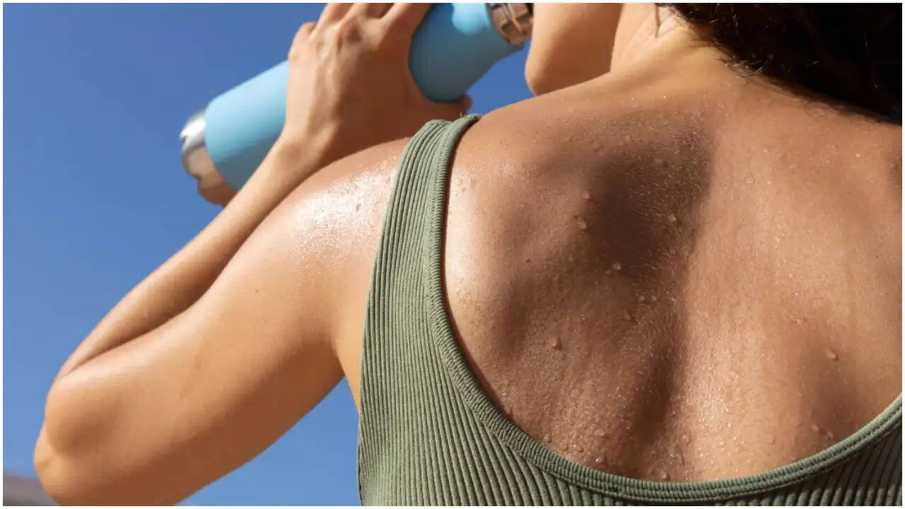 गर्मी में डिहाइड्रेशन से बचने के उपाय और लक्षण