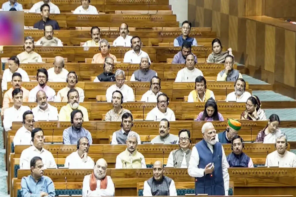 महिला आरक्षण और परिसीमन बिल पर संसद में चर्चा, मोदी ने विपक्ष को दी नसीहत