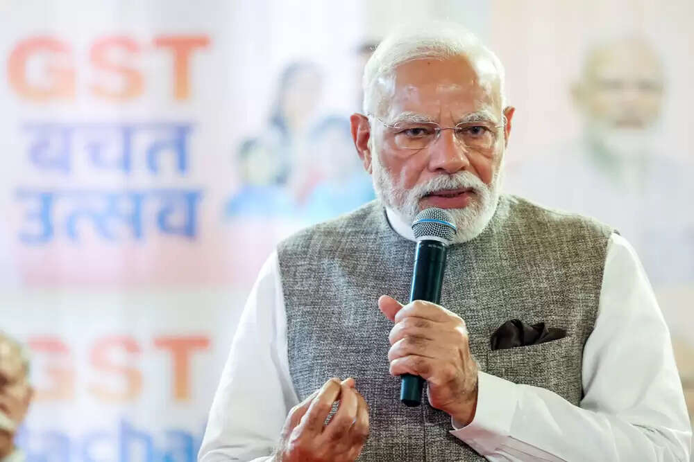 प्रधानमंत्री मोदी ने जीएसटी 2.0 का उद्घाटन किया, जनता से की फ्लैश लाइट जलाने की अपील