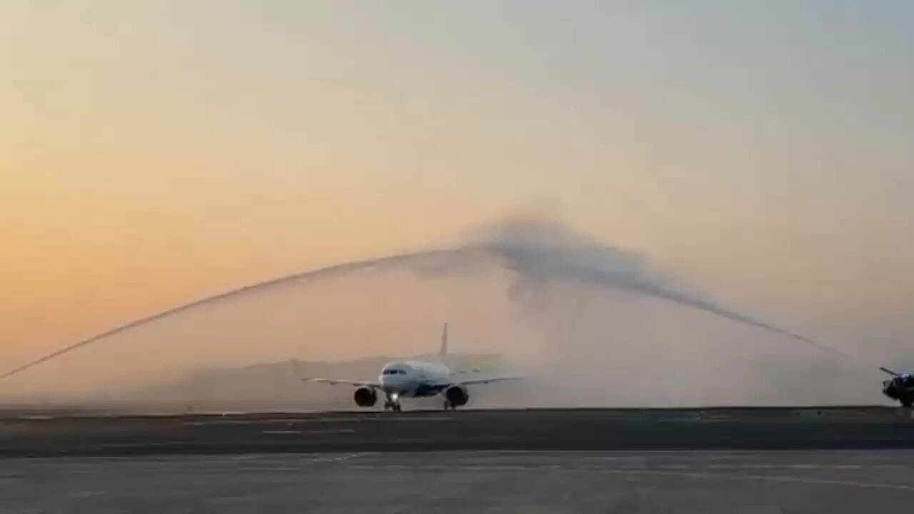 नवी मुंबई अंतरराष्ट्रीय हवाई अड्डे का सफलतापूर्वक उड़ान संचालन शुरू