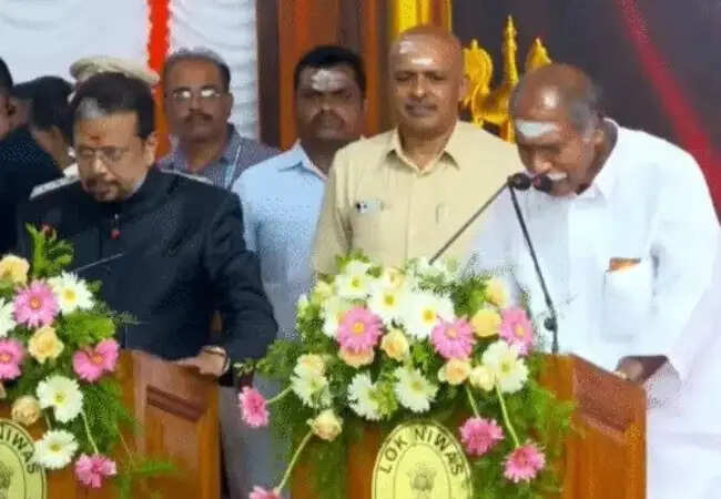 एन. रंगासामी ने पुडुचेरी के मुख्यमंत्री के रूप में ली शपथ, पांचवीं बार बने नेता