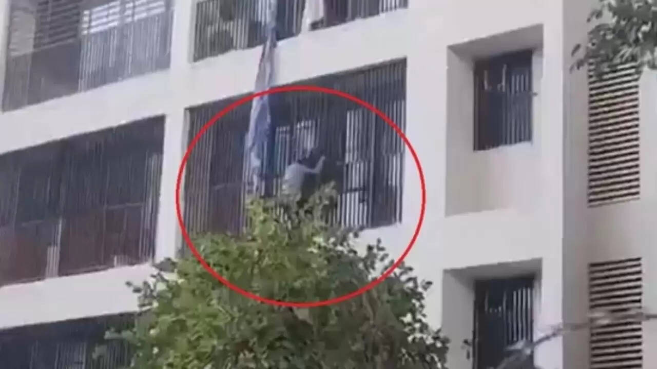 एयर इंडिया विमान दुर्घटना: अहमदाबाद में छात्रों की जान बचाने की कोशिश