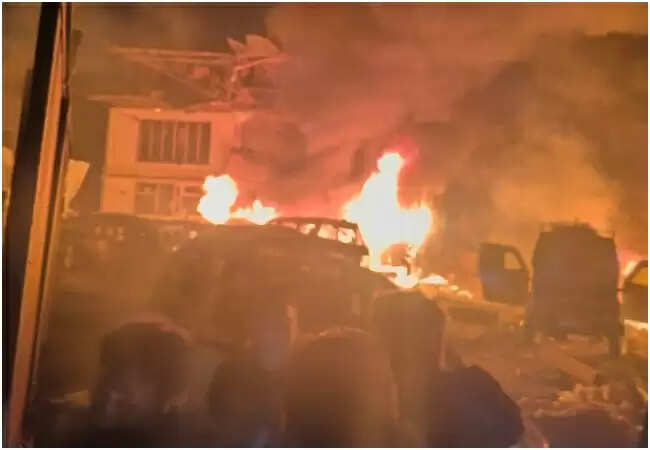 श्रीनगर पुलिस स्टेशन में धमाका: 9 की मौत, 27 घायल